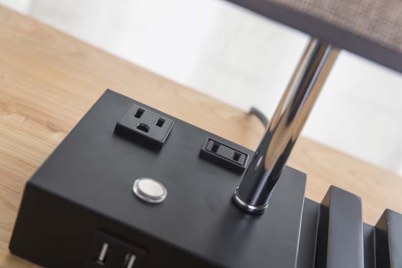 Lámpara de mesa rectangular táctil de tela con puerto USB