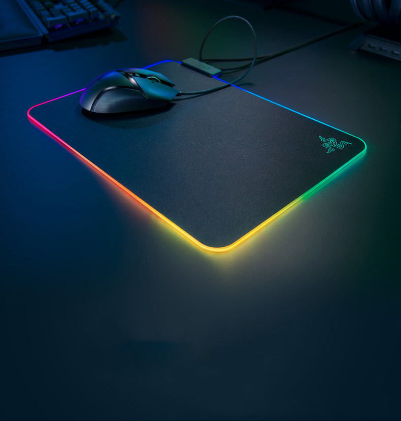 Razer Firefly Hard V2 RGB Game Mouse Pad puede personalizar el cable incorporado Base de goma antideslizante