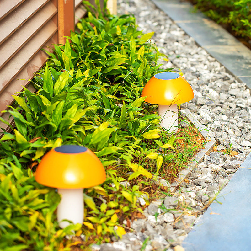 Lumières de prise de terre de pelouse et de champignon de paysage de jardin