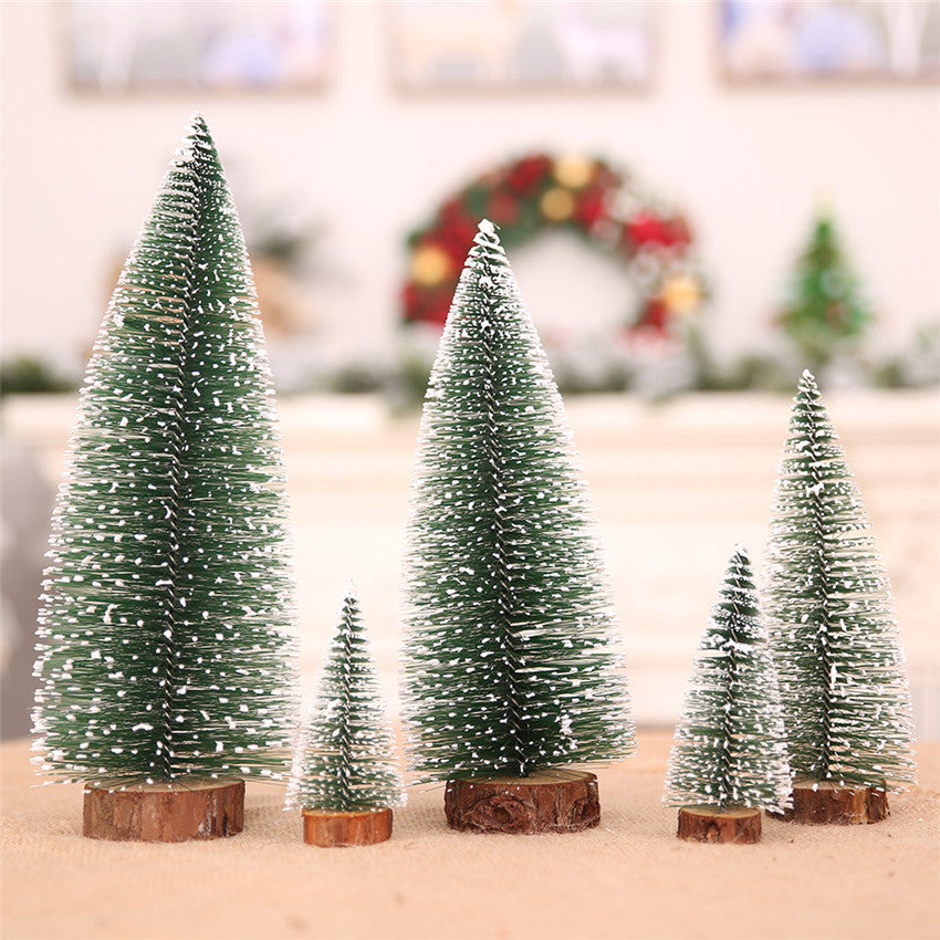 Décoration d'arbre de Noël en aiguilles de pin