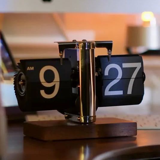 Reloj giratorio automático mecánico retro con personalidad creativa