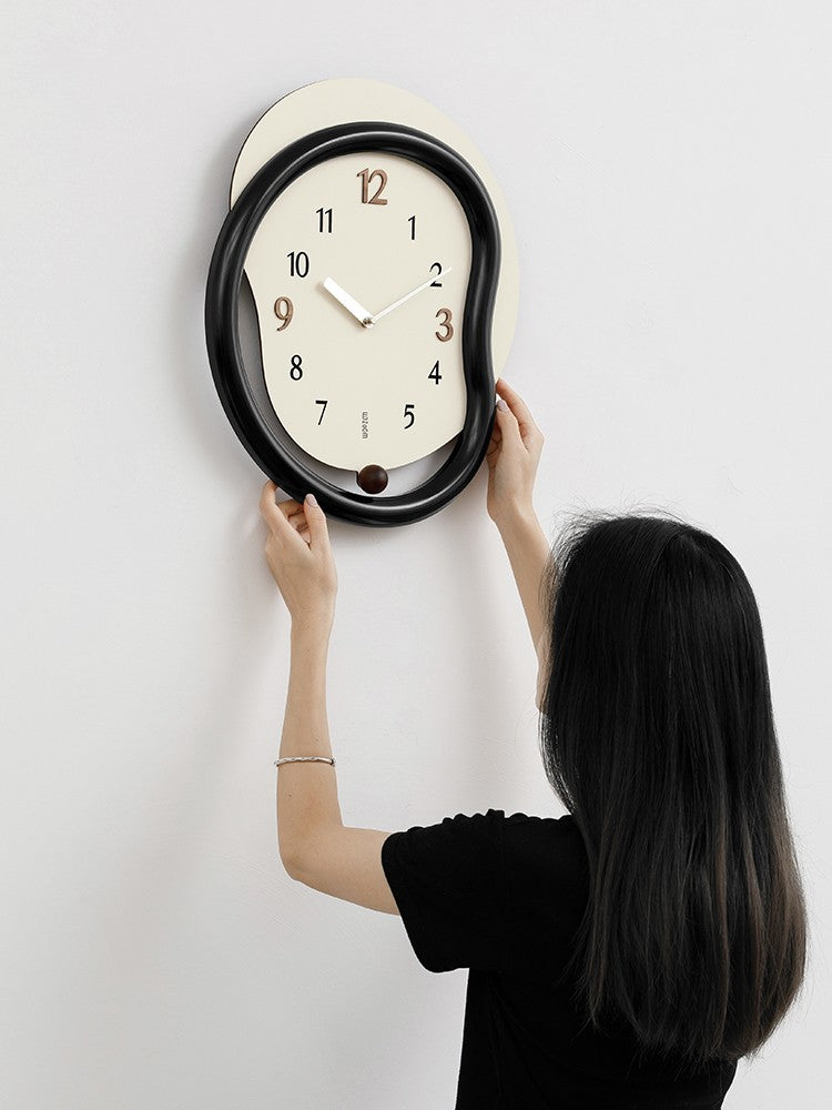 Creative Simple Punch-free Living Room Wall Clock