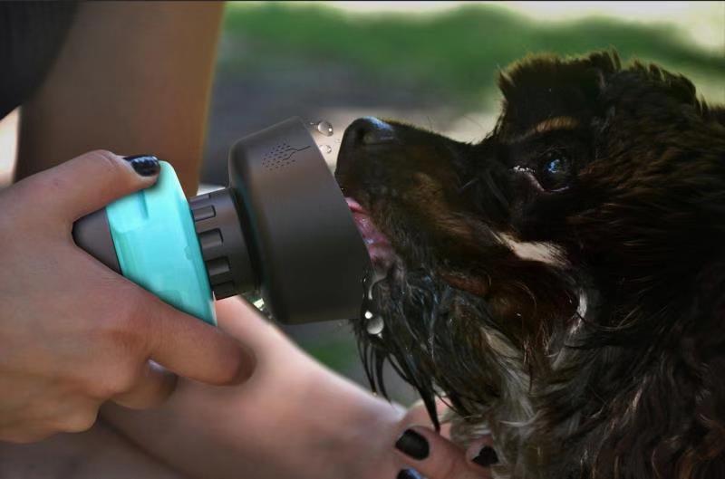 Botella plegable al aire libre para mascotas, botella de agua de viaje para perros, dispensador de agua para perros