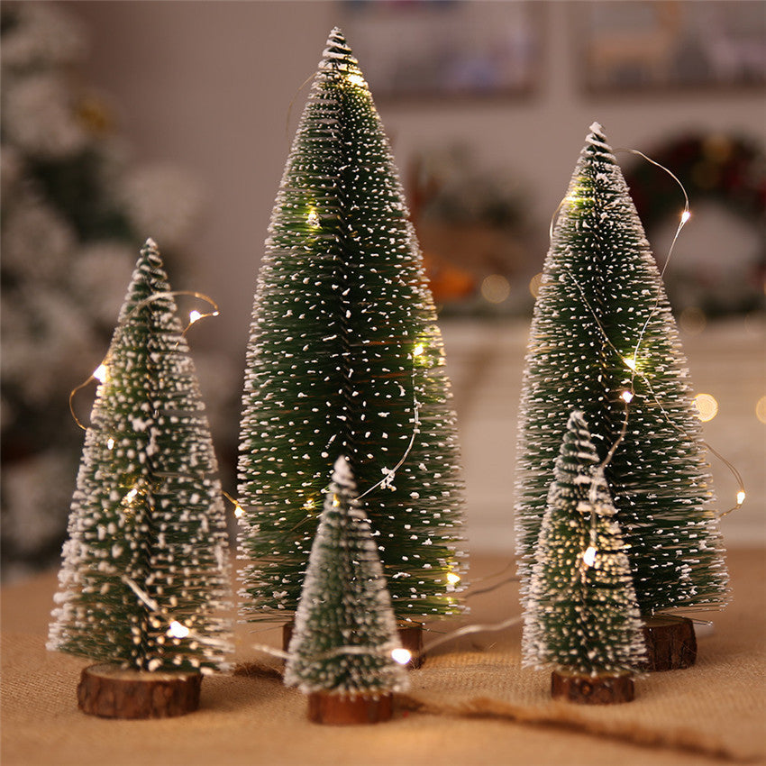 Décoration d'arbre de Noël en aiguilles de pin