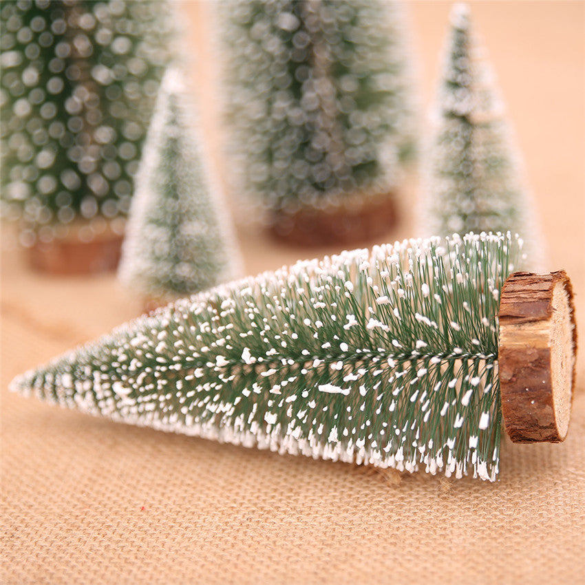 Décoration d'arbre de Noël en aiguilles de pin