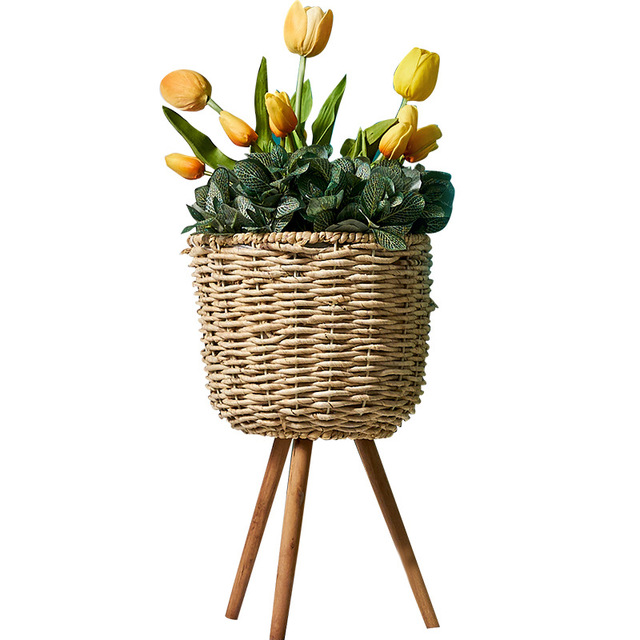 Meubles en paille pour pots de fleurs sur pied