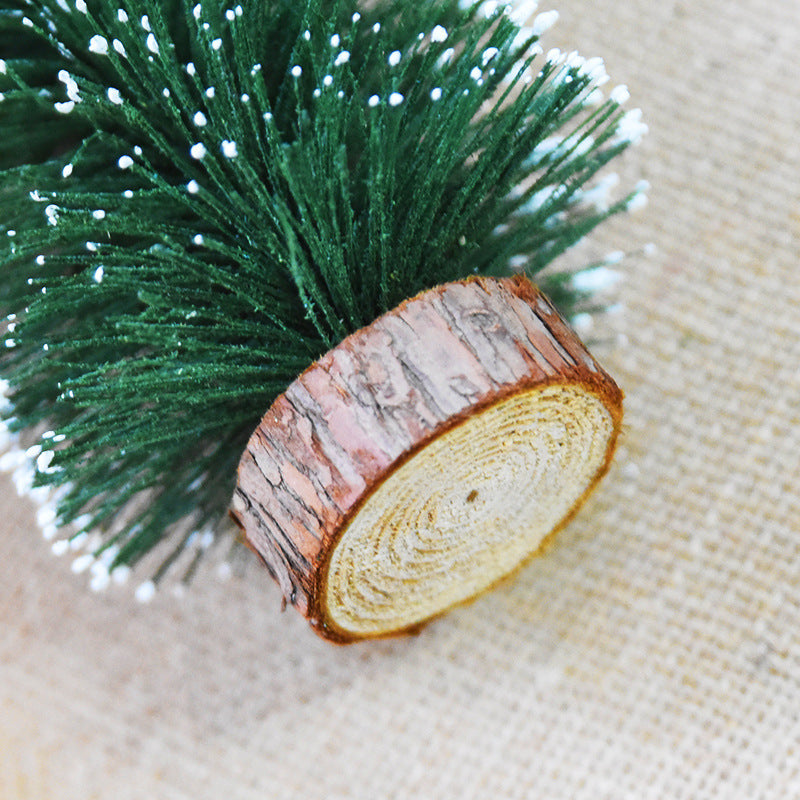 Décoration d'arbre de Noël en aiguilles de pin