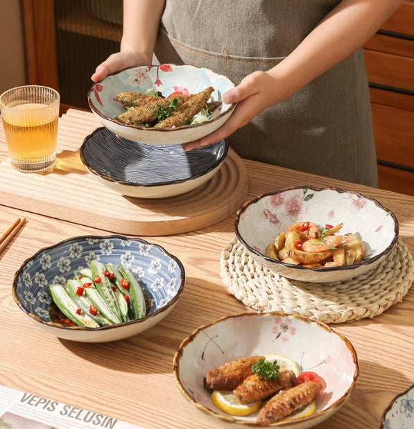 Plat à légumes de style chinois avec plantes et fleurs en céramique