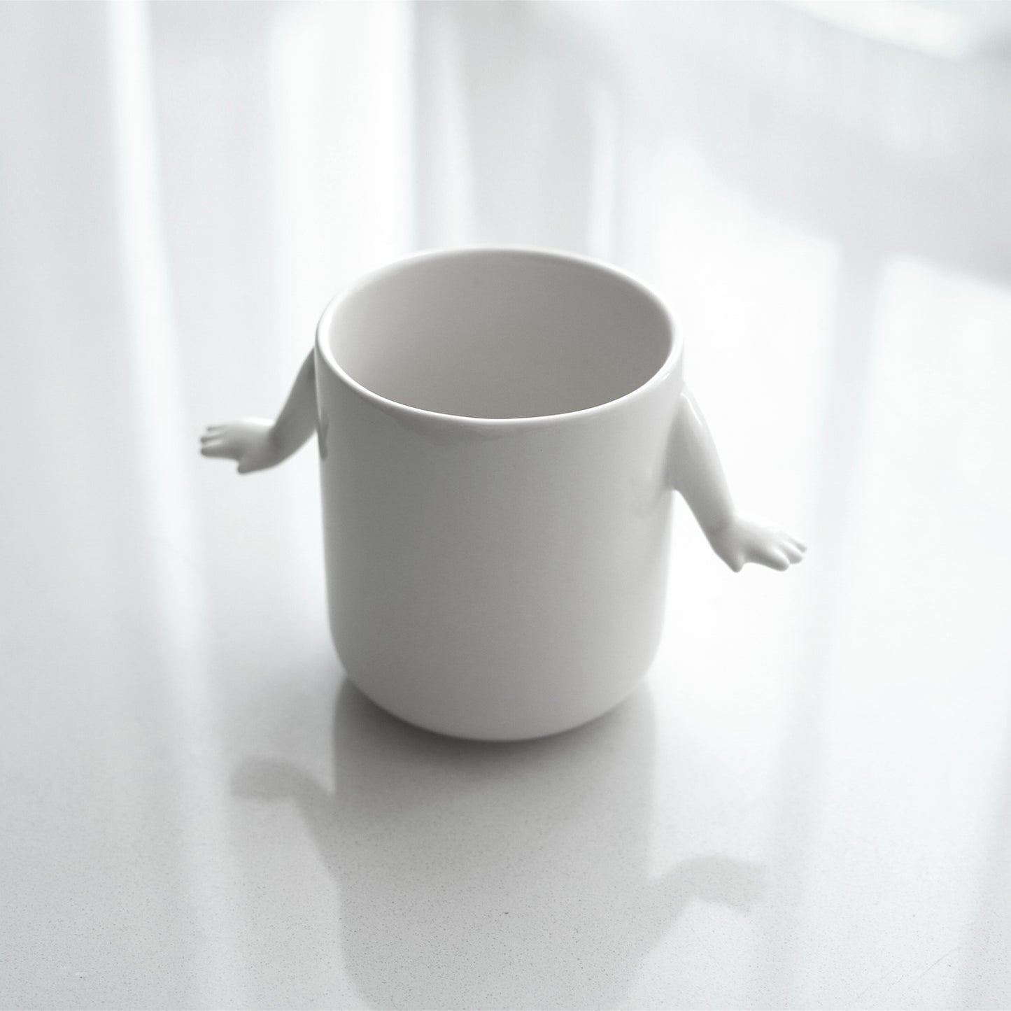 Creative Fashion Ceramic Hand-holding Mug