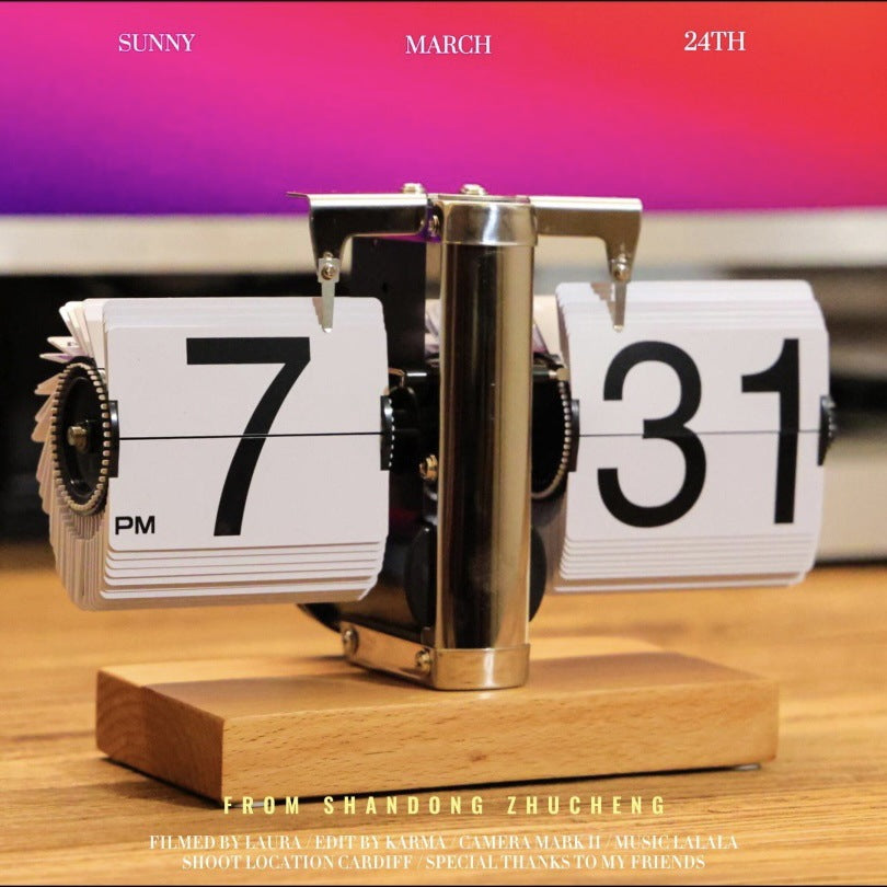 Creative Personality Retro Mechanical Automatic Turning Clock