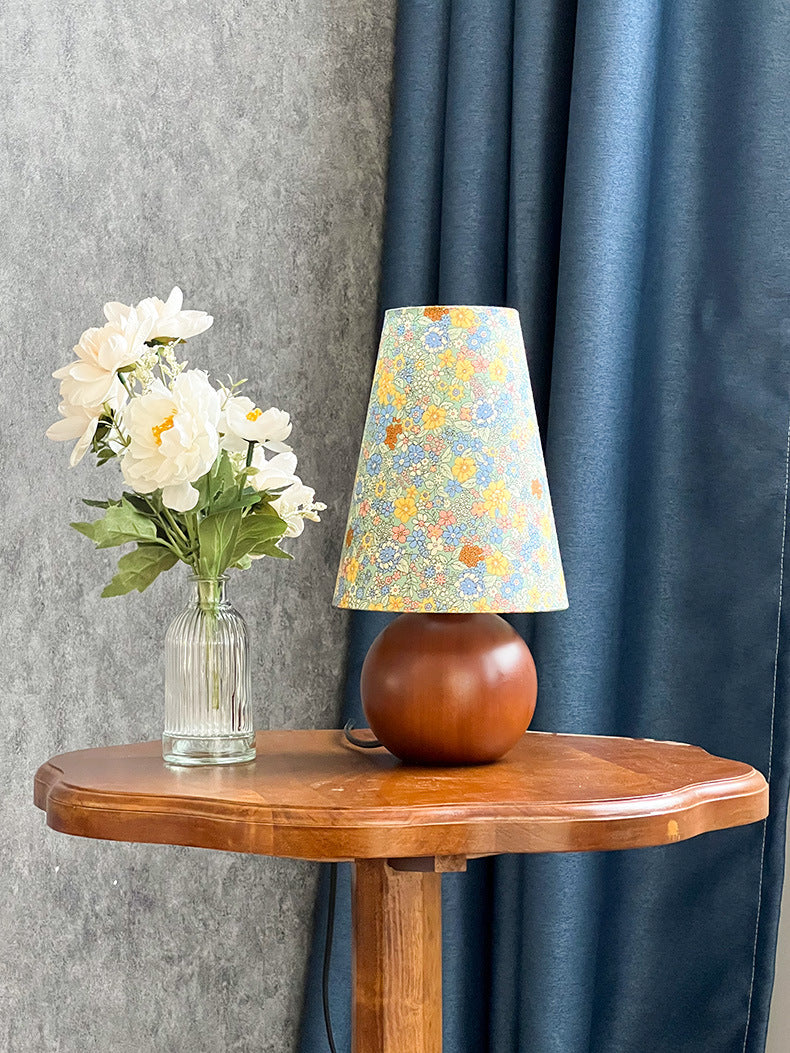 Flower Romantic Table Lamp Solid Wood Bedroom Study Decorative Lamp