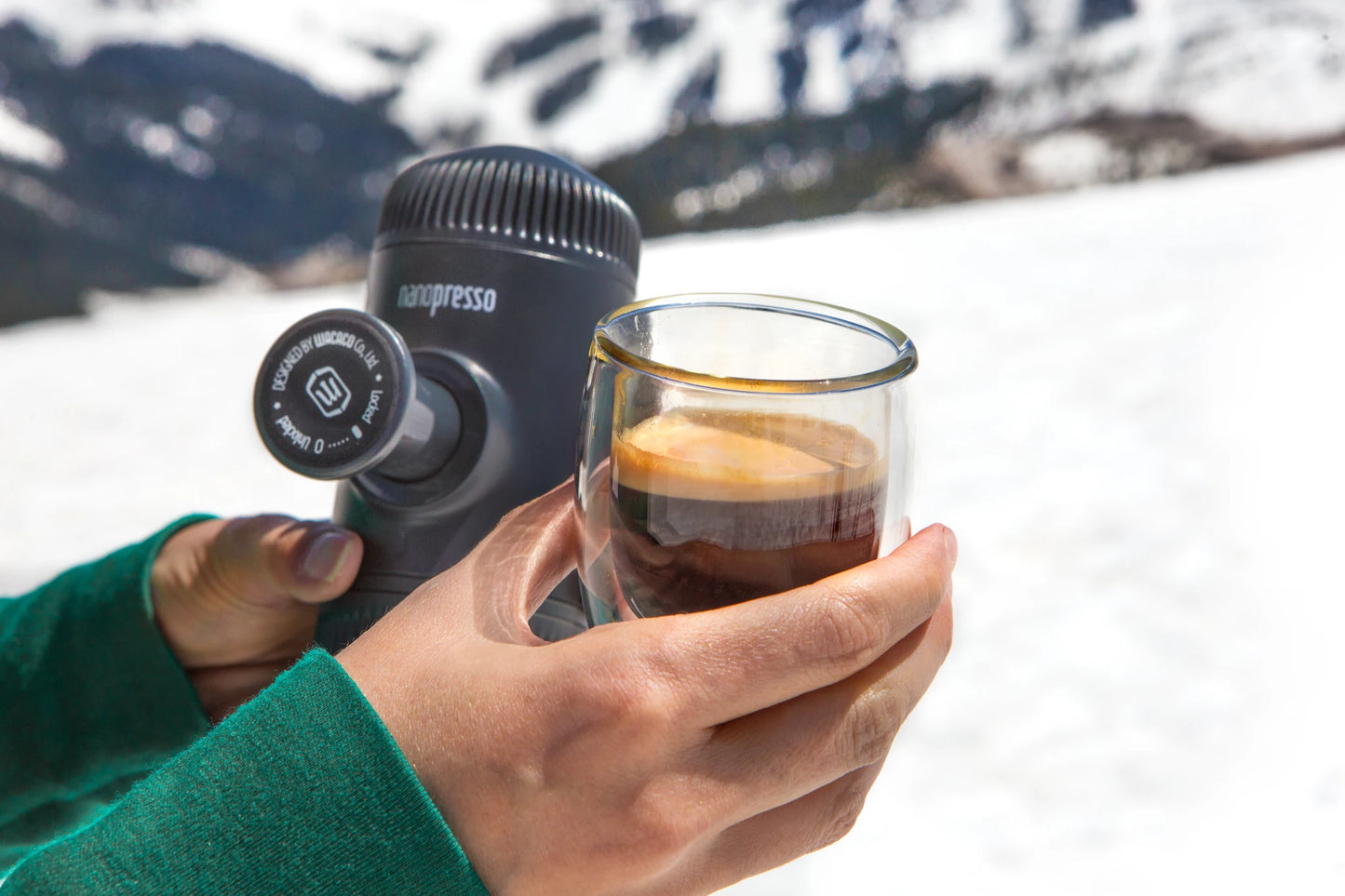 Máquina de café expreso portátil Wacaco Nanopresso, versión mejorada de Minipresso, presión de 18 bares, cafetera de viaje extra pequeña.