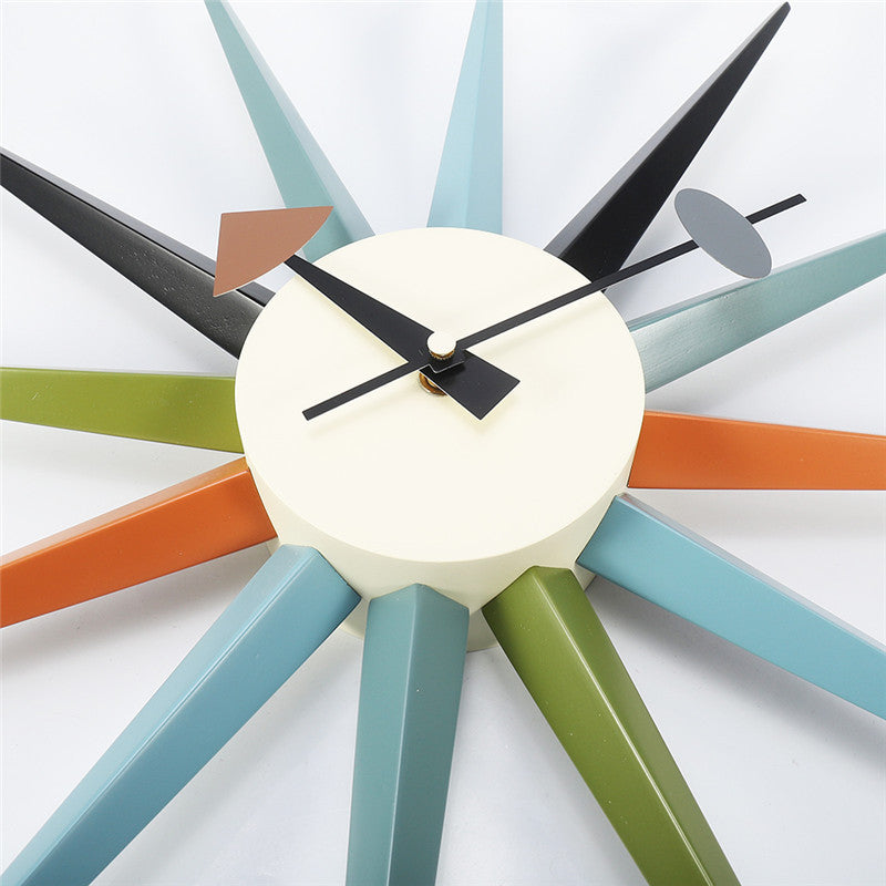 Reloj de pared creativo con luz solar.