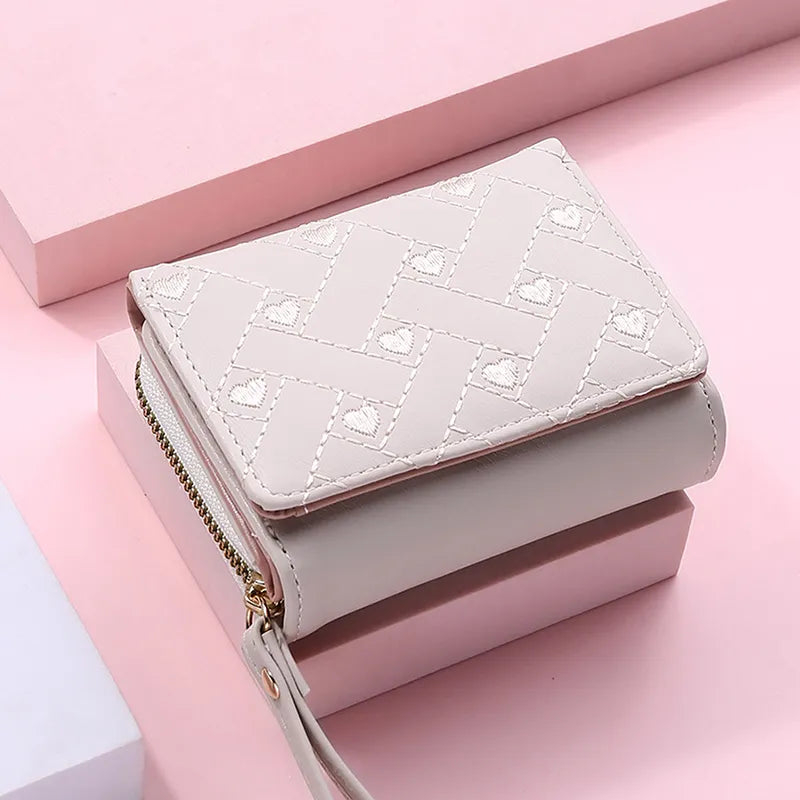 Cartera de mujer con tres pliegues, tarjetero de PU con bolsillo múltiple, diseño de amor bordado a la moda, minimalista coreano, nuevo 2023