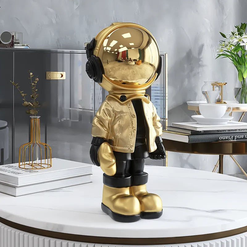 Estatua de escultura artesanal de astronauta chapada en oro, decoración nórdica para el hogar, adornos de lujo, decoración para arte de resina para el hogar