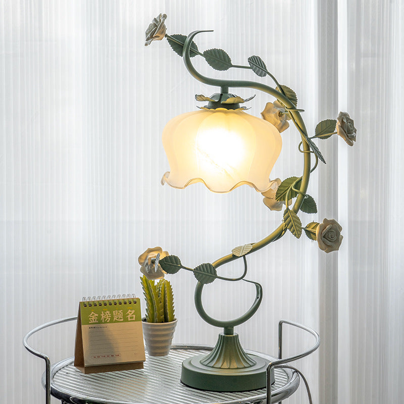 Flower American Countryside Style Bedside Lamp