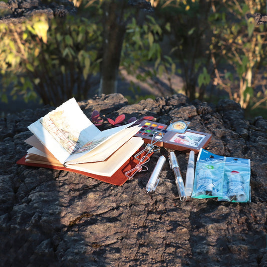 Set de viaje en acuarela con cuaderno portátil