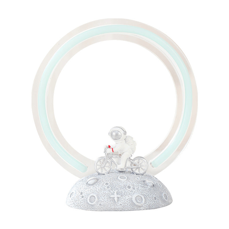 Creative Halo Knight Night Light Ciclismo Astronauta Decoración