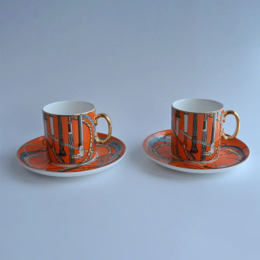 Costume de tasse à café et soucoupe en porcelaine tendre