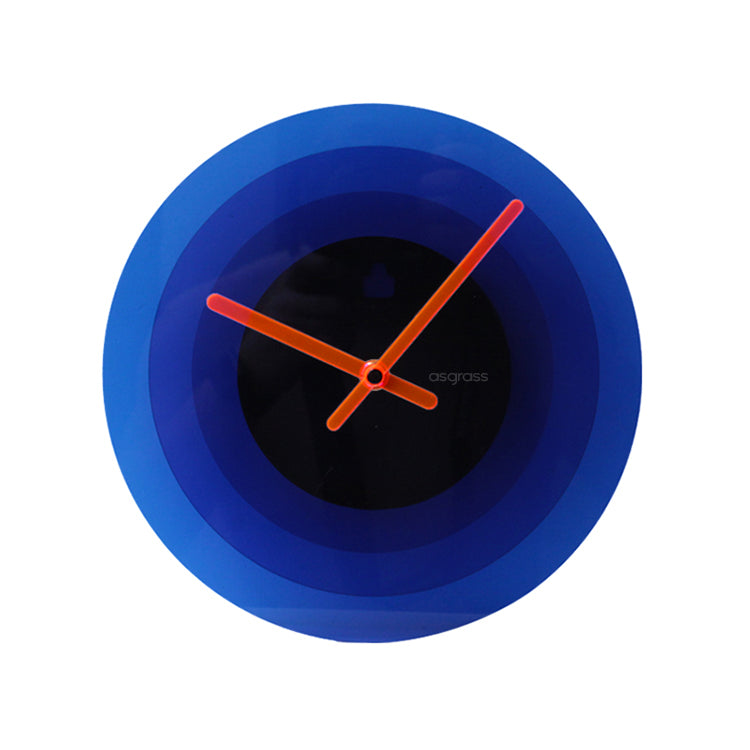 Horloge murale minimaliste en acrylique bleu Klein